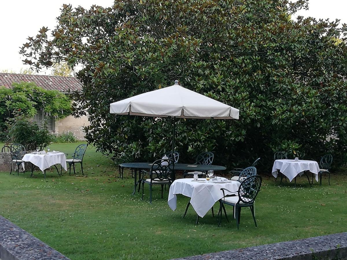 Chateau Des Salles Saint-Fort-sur-Gironde Dış mekan fotoğraf